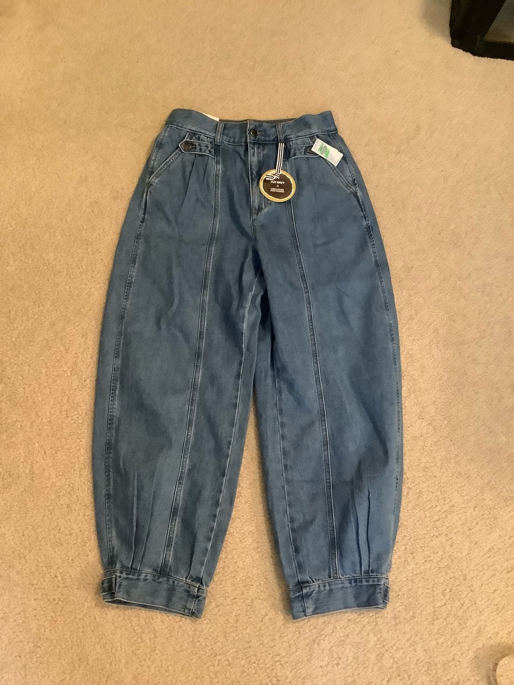 New Old Navy Christopher John Roger’s High waist Blue Barrel Jeans Size 4